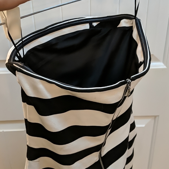 Express Strapless Tube Dress - Picture 2 of 3